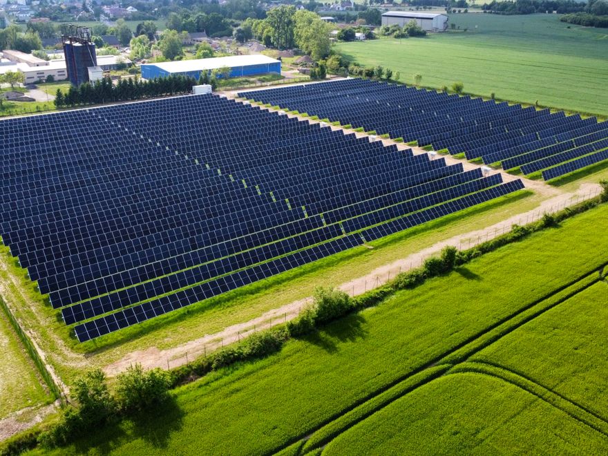 Pozemní FVE Rasošky, 2,5 MWp s trackery